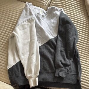 GreenTea Gray and White Crewneck Sweater